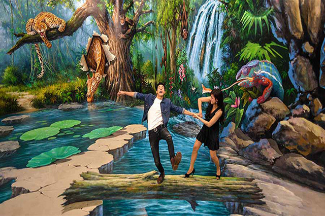Art in Paradise