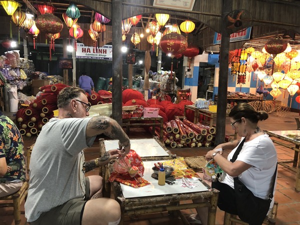 Atelier de fabrication des lanternes de Hoi An