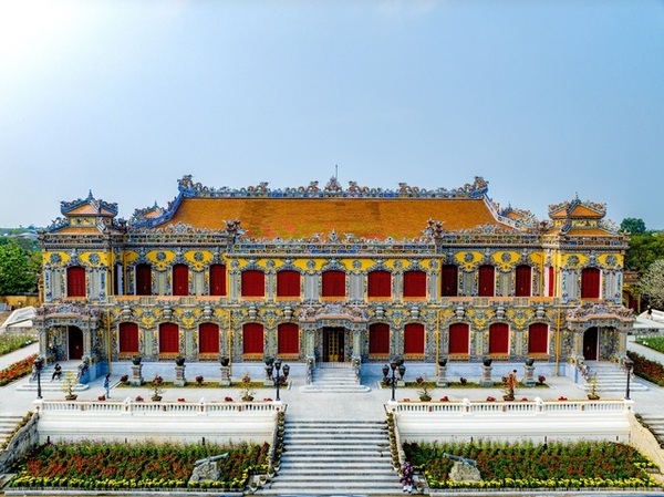 Architecture unique du palais Kien Trung
