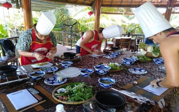Participez à un cours de cuisine locale avec un chef à Hoi An, Vietnam