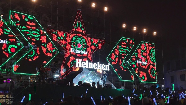 Un des concerts du compte à rebours en attendant le Nouvel An au Vietnam