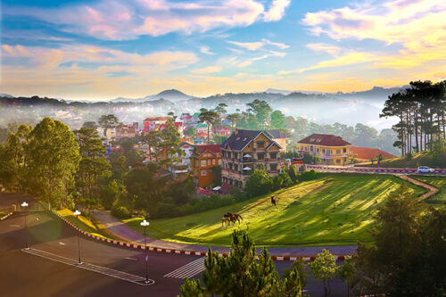 Paysages naturels à couper le souffle et diversifiés à Dalat.