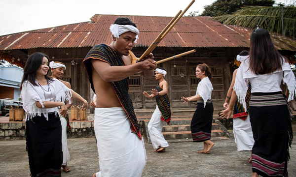 Danse traditionnelle des Churu