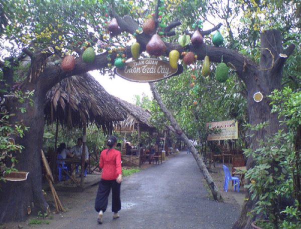 Entrance-of-My-Khanh-Fruit-Orchard