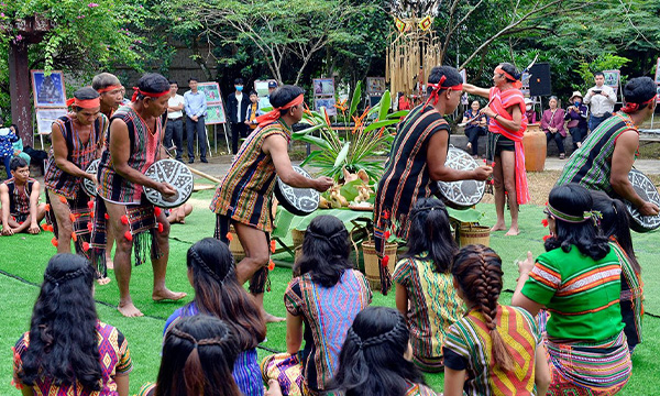 Fête traditionnelle des Xtieng