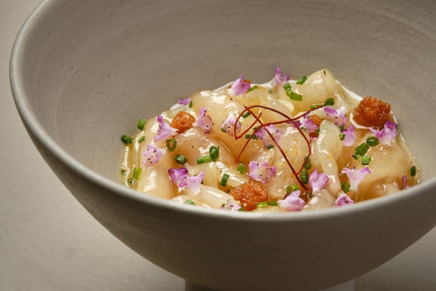 Le Fish Maw est un plat spécial qui accompagne le restaurant depuis les tout premiers jours, surmontant tous les changements dans le menu.