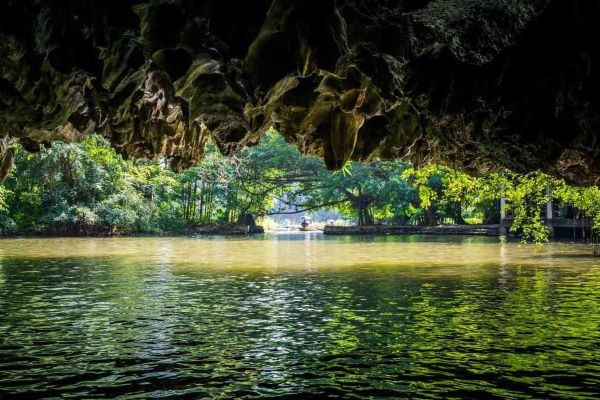 La grotte à Tam Coc Ninh Binh Vietnam