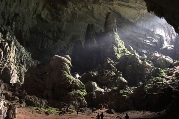 Grotte de Kho Muong