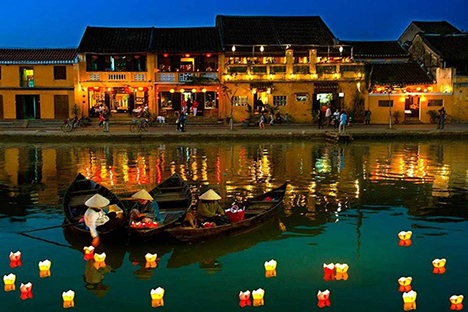 La rivière Hoai scintille le soir