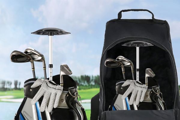 Le protecteur placé à l'intérieur d'un sac de golf pour éviter les dommages.