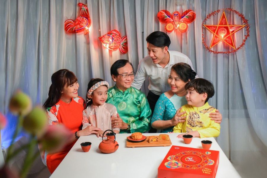 La fête de la Mi-Automne est également connue au Vietnam comme Fête des Retrouvailles.