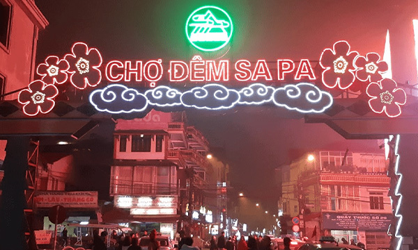 Marché nocturne à Sapa