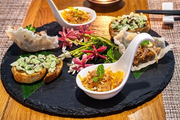 Les plats de Nén Danang sont fabriqués à partir d'ingrédients locaux