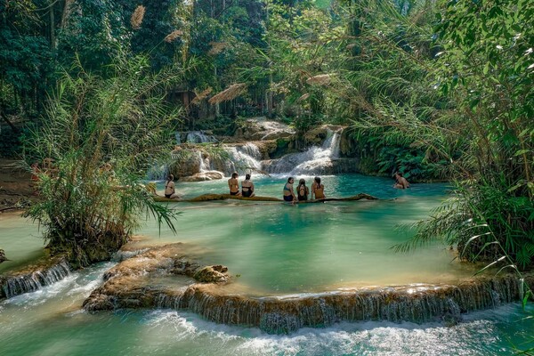 Les paisibles bassins de Kuang Si