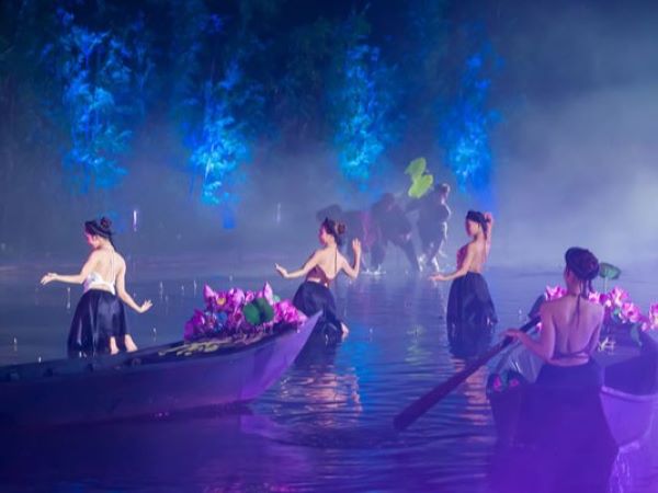 Poésie – La scène d’ouverture de La Quintessence du Tonkin