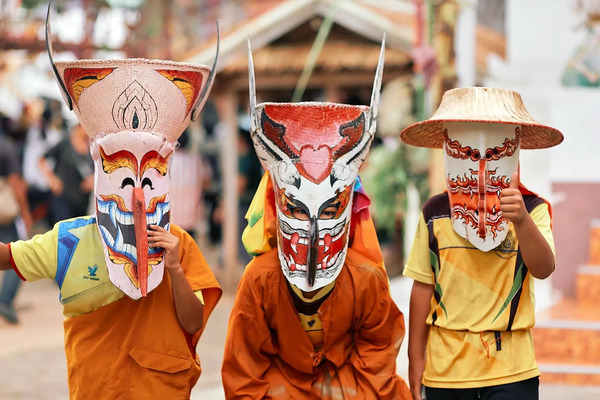 Phi Ta Khon - Festival des Fantomes en Thailande