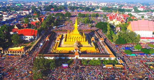 Participants du festival de That Luang