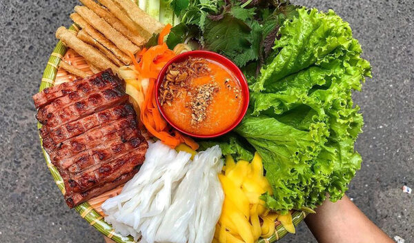 Rouleaux de porc fermenté grillé Nha Trang