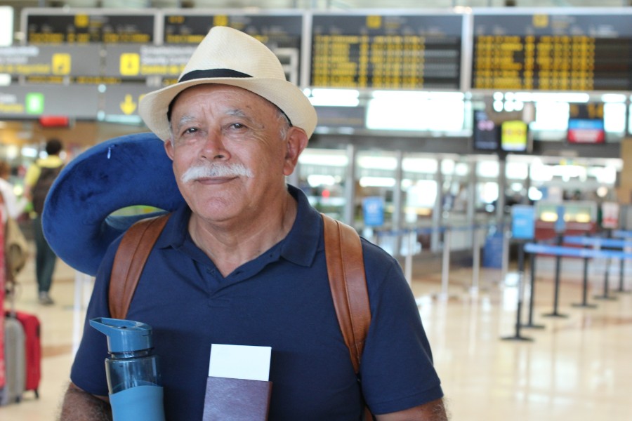 Un voyageur senior à Vietnam.