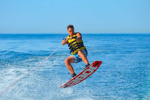 Surfer à Nha Trang