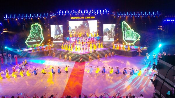 Soirées musicales animées et dynamiques du carnaval d'Halong