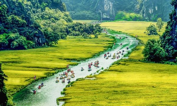 La scène poétique à Tam Coc - Bich Dong
