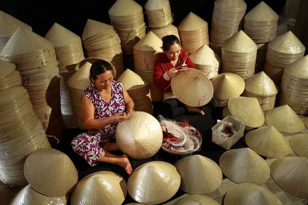 Le village des chapeaux coniques Phu Cam, Hue