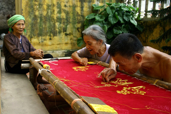 Le village de broderie de Quat Dong