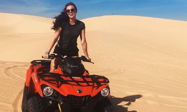 VTT dans les dunes de sable à Mui Ne