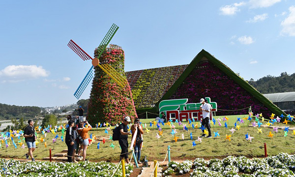 Village fleuri de Van Thanh à Da Lat
